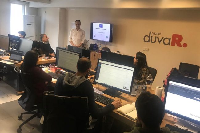 8d5d4b2d-7d0e-4f22-9d21-e52a7d836571